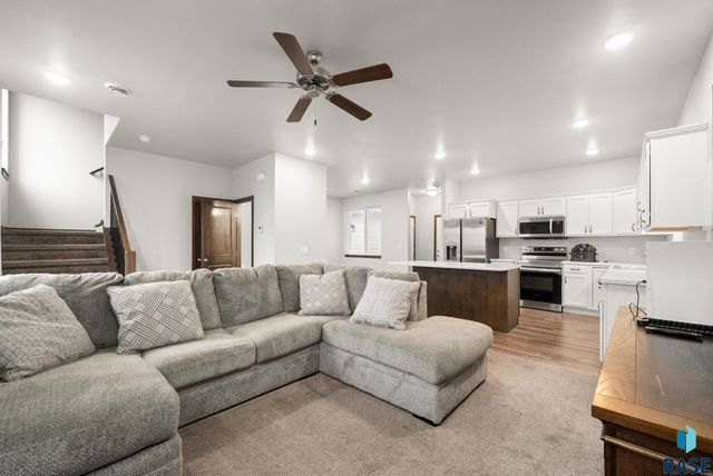 6102 S Alki Pl Place, Sioux Falls, SD 57108