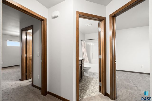 6102 S Alki Pl Place, Sioux Falls, SD 57108