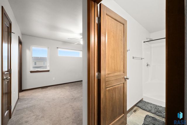 6102 S Alki Pl Place, Sioux Falls, SD 57108