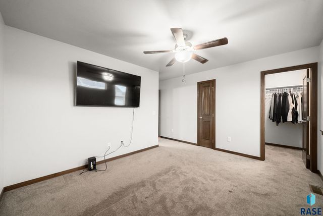 6102 S Alki Pl Place, Sioux Falls, SD 57108