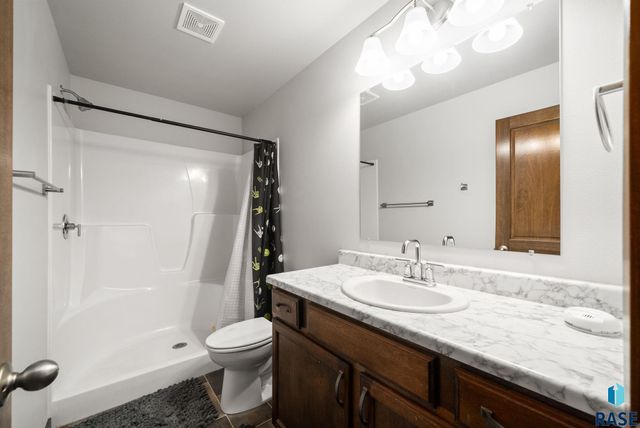 6102 S Alki Pl Place, Sioux Falls, SD 57108