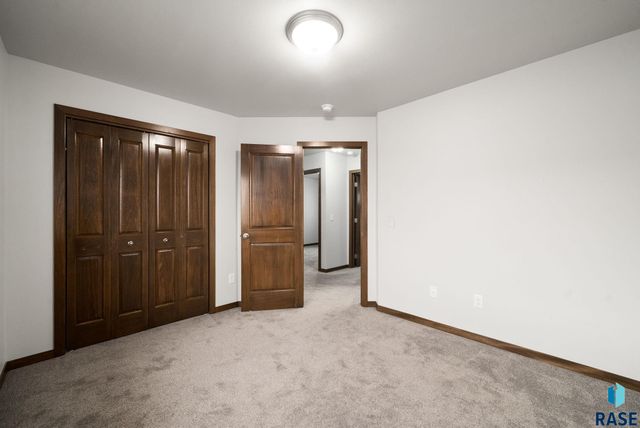 6102 S Alki Pl Place, Sioux Falls, SD 57108