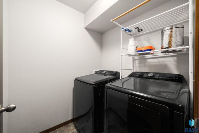 6102 S Alki Pl Place, Sioux Falls, SD 57108