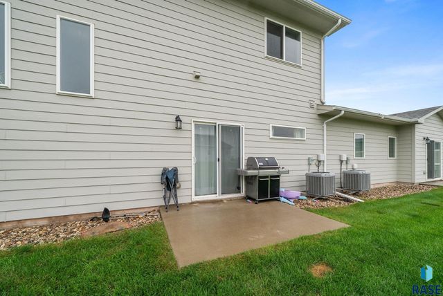 6102 S Alki Pl Place, Sioux Falls, SD 57108
