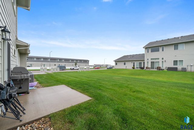 6102 S Alki Pl Place, Sioux Falls, SD 57108