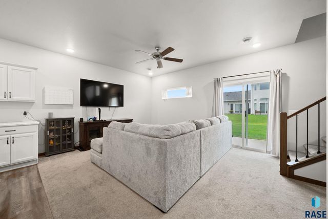 6102 S Alki Pl Place, Sioux Falls, SD 57108