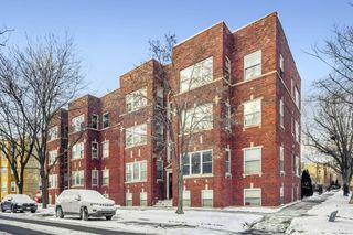 3108 W Belle Plaine Avenue 3, Chicago, IL 60618
