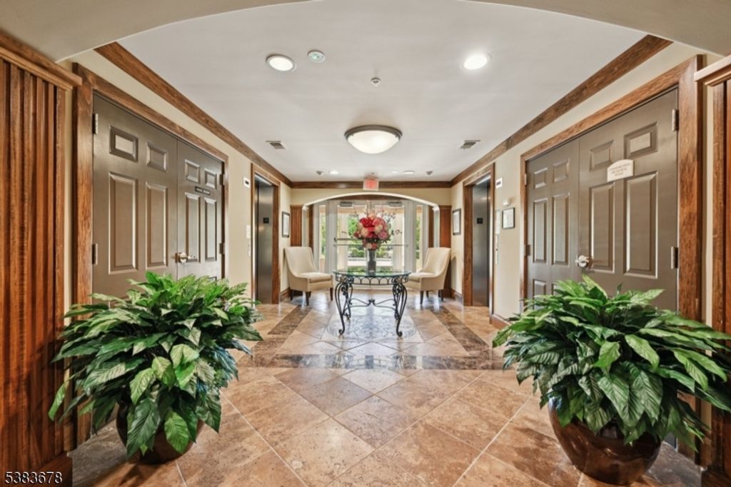 252 VICTORIA DRIVE 252, Bridgewater Twp., NJ 08807