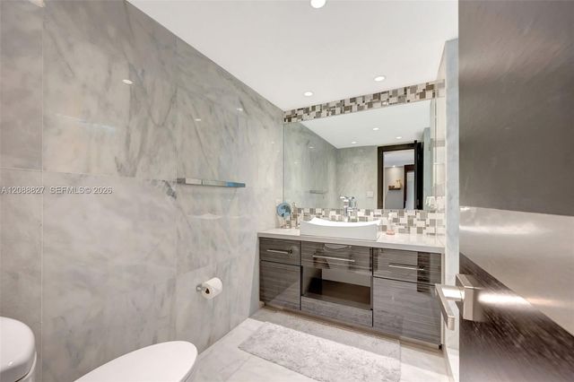 2301 Collins Avenue 307, Miami Beach, FL 33139