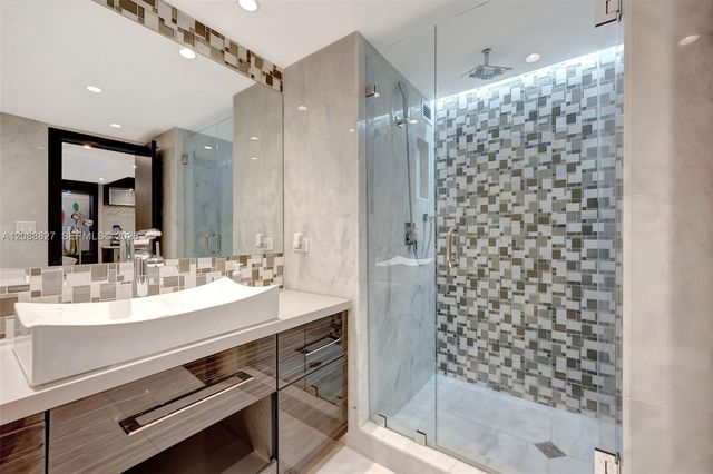 2301 Collins Avenue 307, Miami Beach, FL 33139