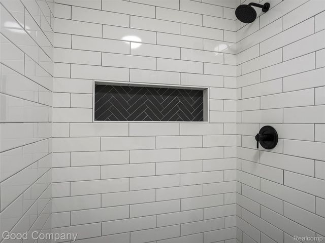 94 W Evelyn Avenue, Hazel Park, MI 48030