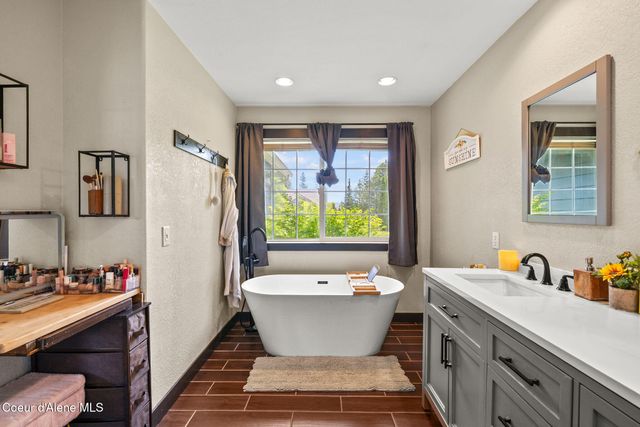 15383 N Vernon ST, Rathdrum, ID 83858