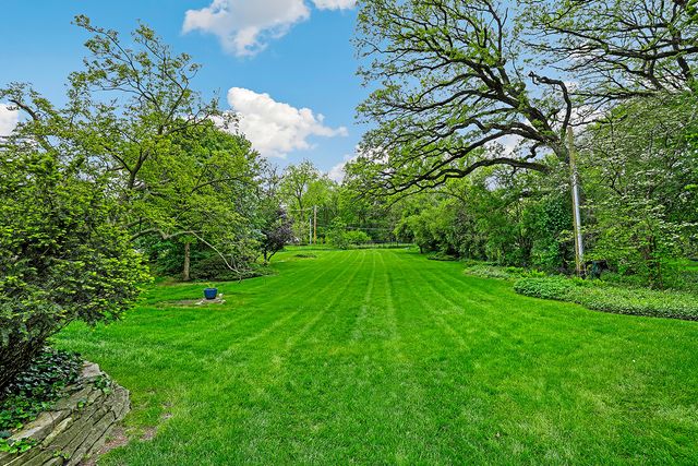 2404 Braeburn Avenue, Flossmoor, IL 60422