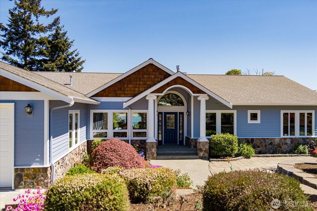 2390 SW Freund Street, Oak Harbor, WA 98277