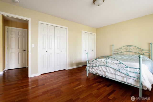 2390 SW Freund Street, Oak Harbor, WA 98277