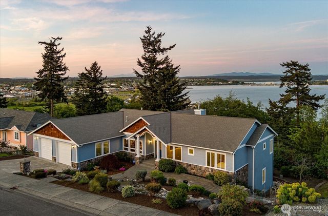 2390 SW Freund Street, Oak Harbor, WA 98277