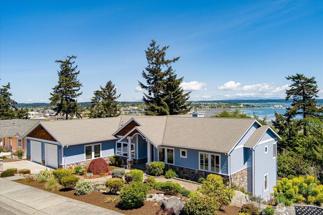 2390 SW Freund Street, Oak Harbor, WA 98277