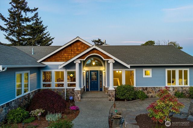 2390 SW Freund Street, Oak Harbor, WA 98277