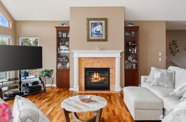 2390 SW Freund Street, Oak Harbor, WA 98277