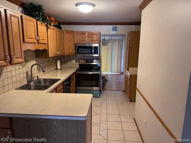 42289 Saratoga Circle, Canton, MI 48187