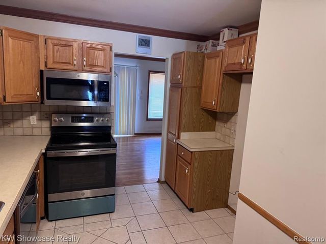 42289 Saratoga Circle, Canton, MI 48187