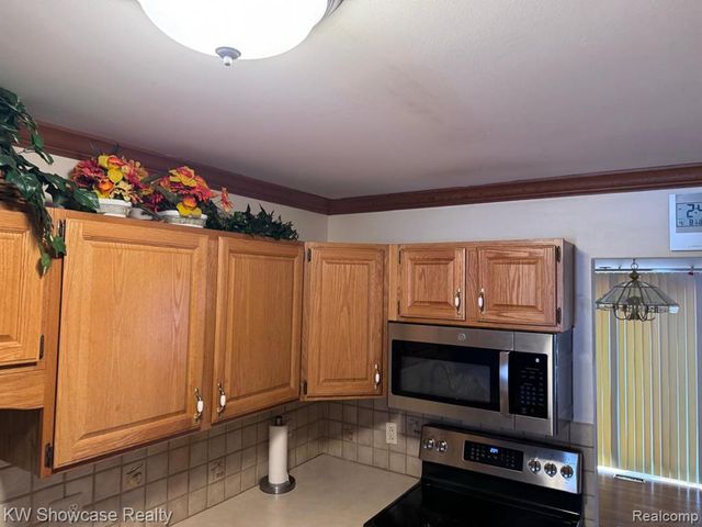 42289 Saratoga Circle, Canton, MI 48187