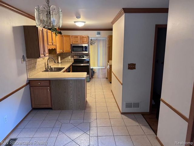 42289 Saratoga Circle, Canton, MI 48187