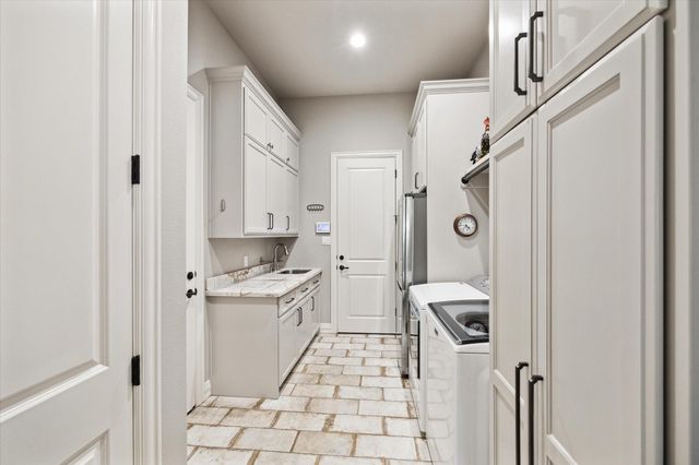 5202 Bourrone, Bryan, TX 77802