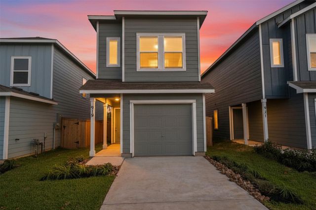 919 Pertuso Lane, Huffman, TX 77336