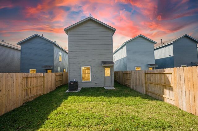 919 Pertuso Lane, Huffman, TX 77336