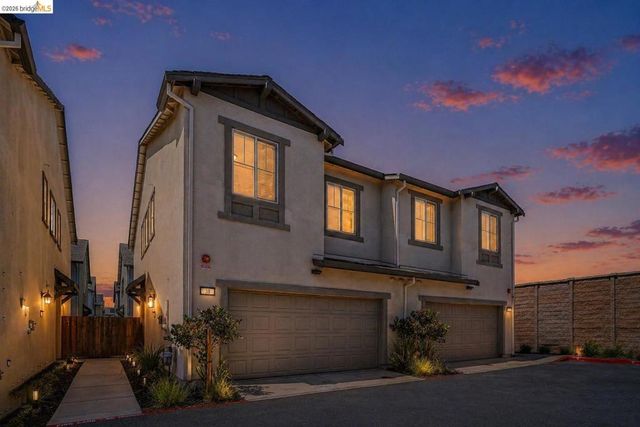 38 Fern Ln, Pittsburg, CA 94565