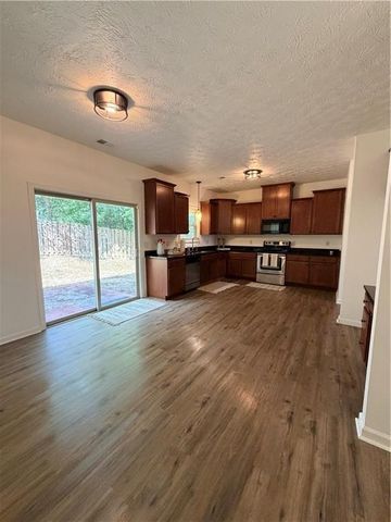 4 Willow Trace Drive, Phenix City, AL 36869