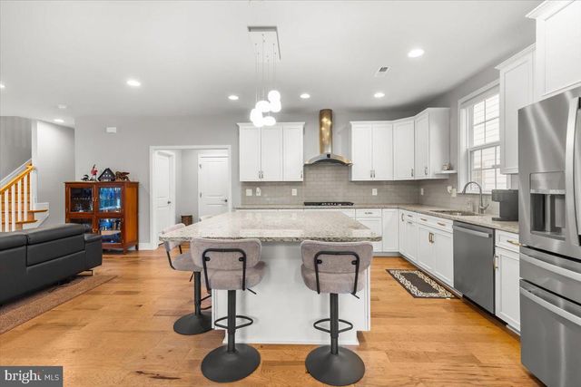6137 OLIVET DR, Alexandria, VA 22315
