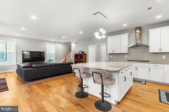 6137 OLIVET DR, Alexandria, VA 22315