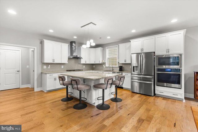 6137 OLIVET DR, Alexandria, VA 22315