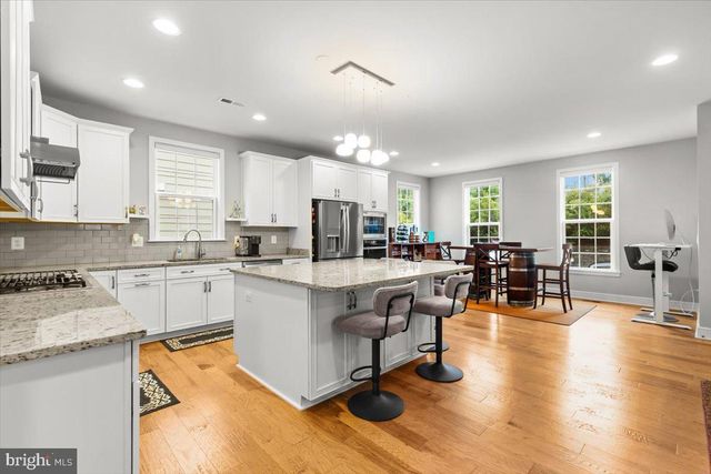 6137 OLIVET DR, Alexandria, VA 22315
