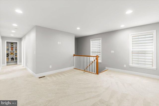 6137 OLIVET DR, Alexandria, VA 22315
