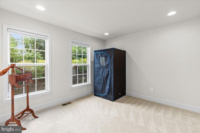 6137 OLIVET DR, Alexandria, VA 22315
