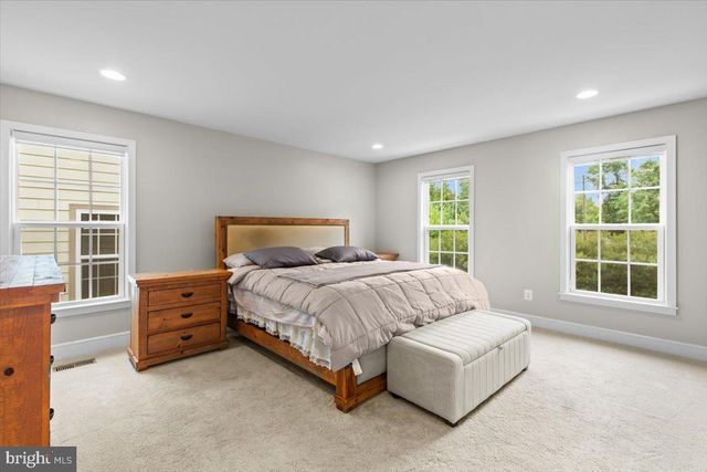 6137 OLIVET DR, Alexandria, VA 22315