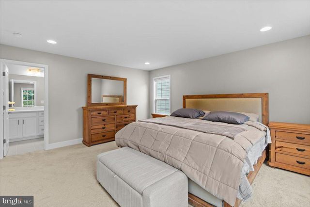 6137 OLIVET DR, Alexandria, VA 22315