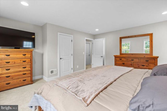 6137 OLIVET DR, Alexandria, VA 22315