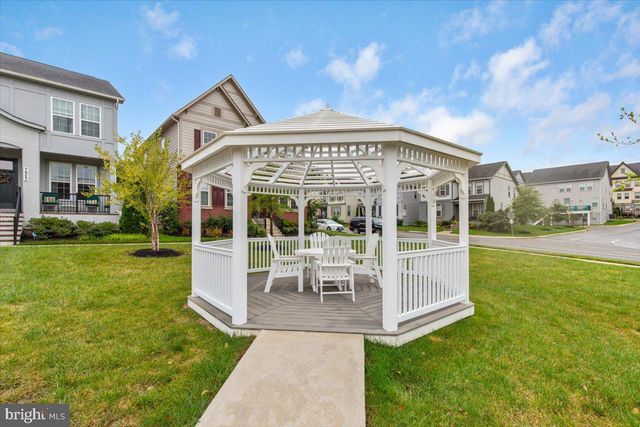 6137 OLIVET DR, Alexandria, VA 22315