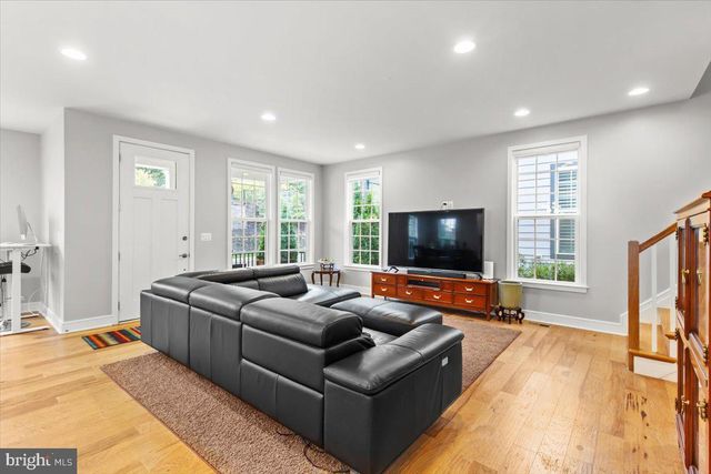 6137 OLIVET DR, Alexandria, VA 22315
