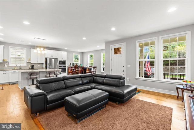 6137 OLIVET DR, Alexandria, VA 22315
