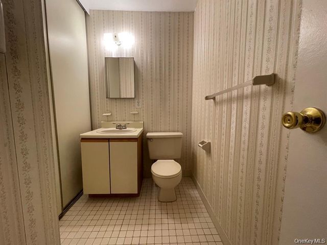 9 Fairview Circle, Middle Island, NY 11953