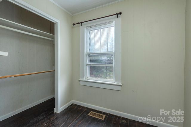 657 Old Fort Road, Fairview, NC 28730