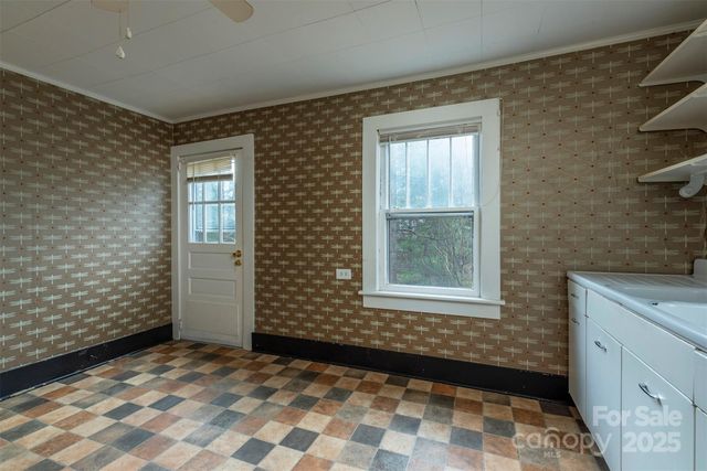 657 Old Fort Road, Fairview, NC 28730