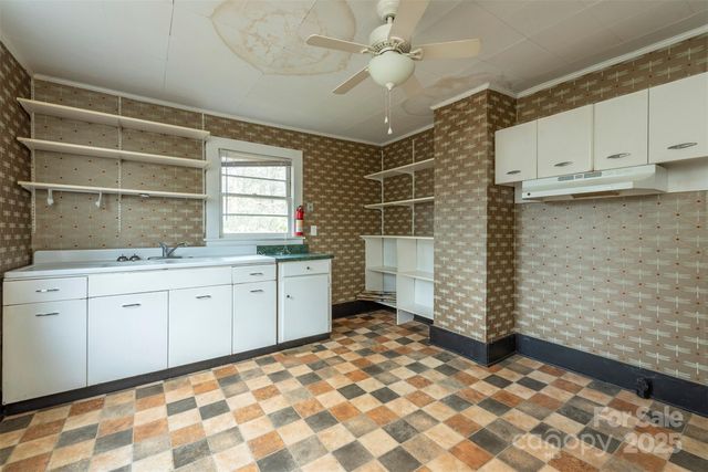 657 Old Fort Road, Fairview, NC 28730