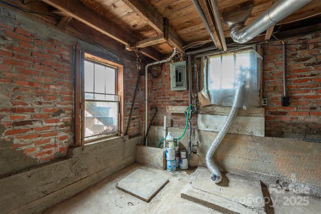 657 Old Fort Road, Fairview, NC 28730