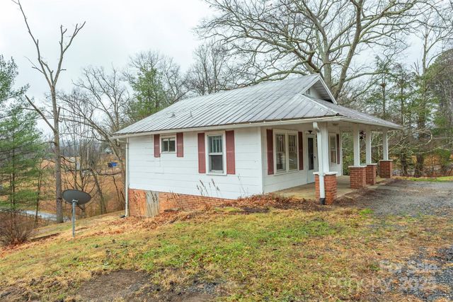 657 Old Fort Road, Fairview, NC 28730